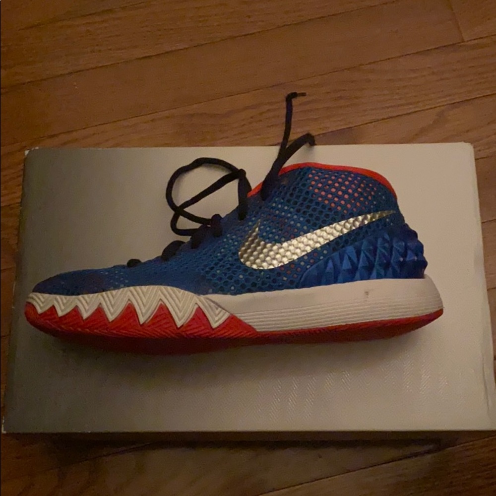 Kyrie 1 GS “Independence Day”